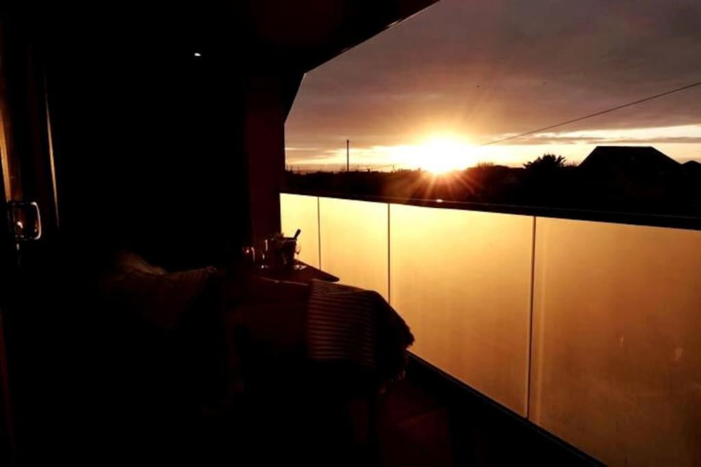 The Beach House With Balcony North Wales Kinmel Bay 외부 사진